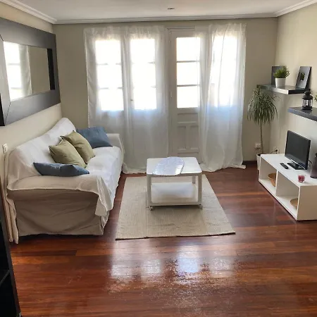 Apartamento A 1.5 Km De La Playa De Salinas Appartamento *